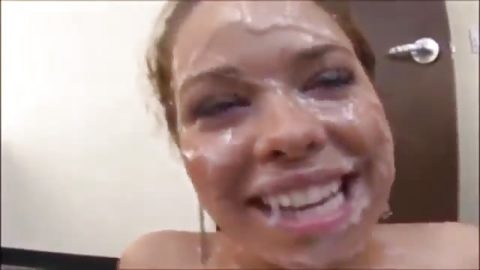 يستمني على وجهها و يدعك المني في وشها كله يدعك المني في وشها